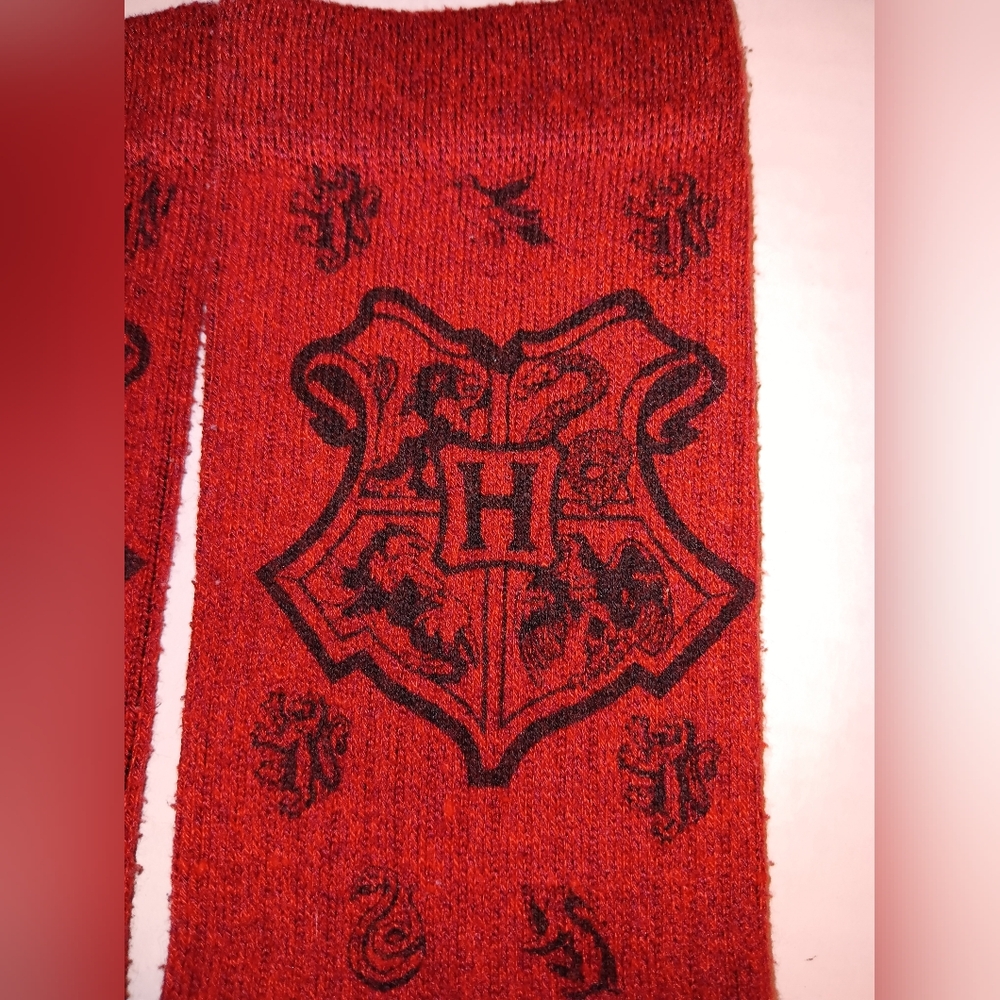 Red Harry Potter  Hogwarts Crest Socks Gray Toe Heel